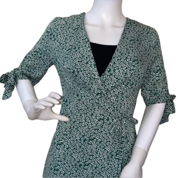 Rihoas Dress Wrap style NWT / size small - Picture 15 of 17